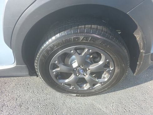 Used 2021 Subaru Crosstrek 2.5i Sport w/ Moonroof Package image 7