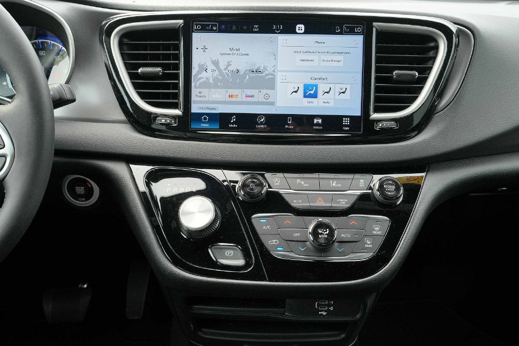 Used 2026 Chrysler Pacifica Select FWD image 30