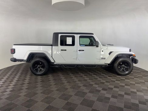 Used 2021 Jeep Gladiator Sport image 7