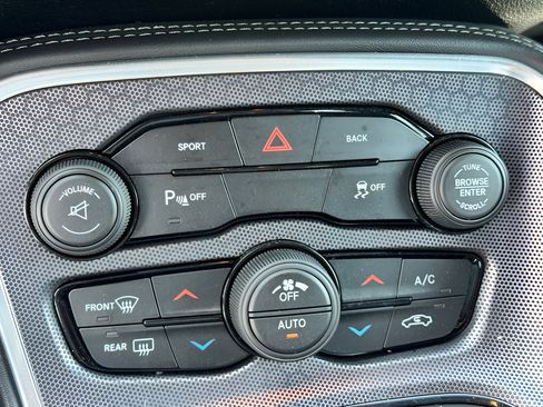 Used 2015 Dodge Challenger R/T Plus RWD image 27