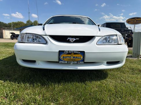 Used 1996 Ford Mustang Convertible RWD image 32
