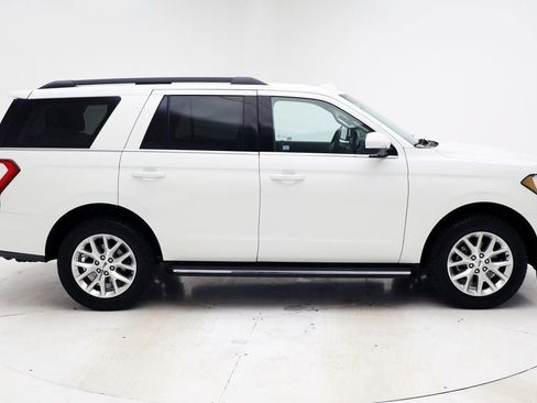 Used 2021 Ford Expedition XLT image 3