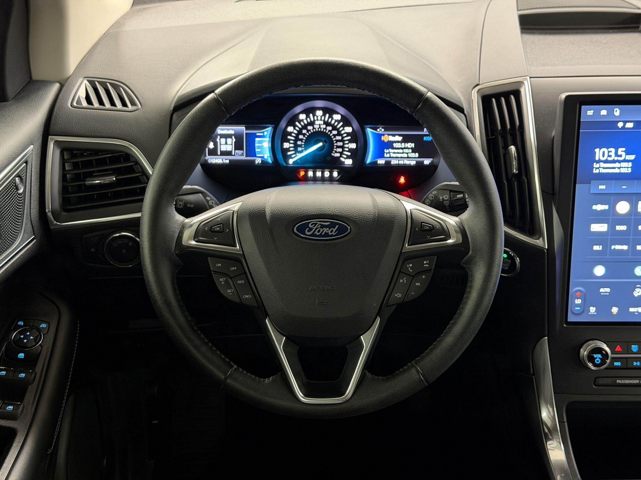 Used 2024 Ford Edge Titanium AWD/4WD image 11