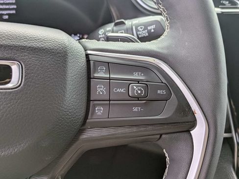 Used 2025 Jeep Grand Cherokee Altitude AWD/4WD image 26