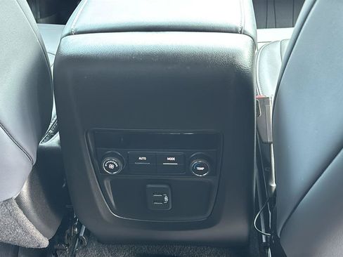 Certified 2024 Buick Enclave Essence w/ Sport Touring Edition AWD/4WD image 25