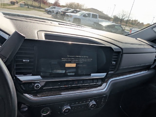 Used 2022 GMC Sierra 1500 SLE AWD/4WD image 22