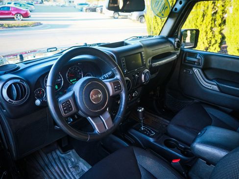 Used 2016 Jeep Wrangler Sport image 27