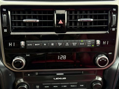 Used 2023 Lexus GX 460 Premium image 25