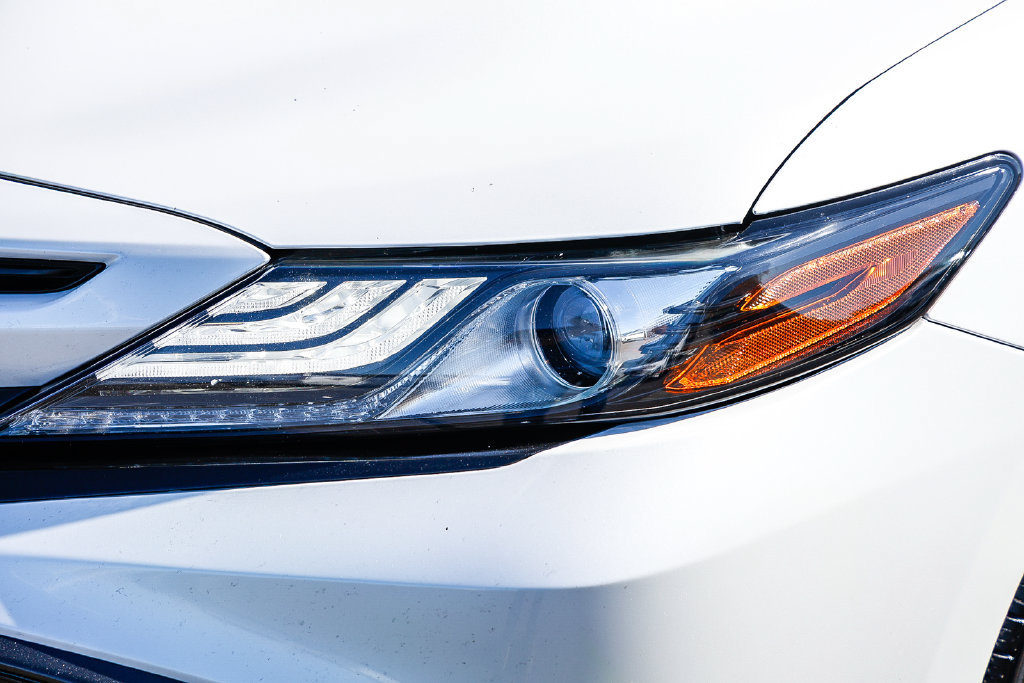 Used 2022 Toyota Camry XSE FWD image 8