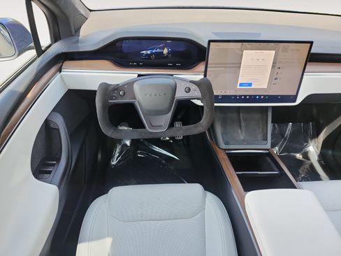 Used 2023 Tesla Model X AWD/4WD image 10