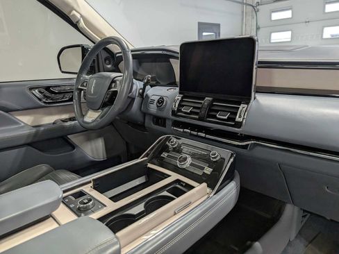 Used 2021 Lincoln Navigator L Black Label w/ Cargo Convenience Package AWD/4WD image 45