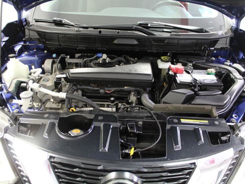 Used 2018 Nissan Rogue SV AWD/4WD image 32
