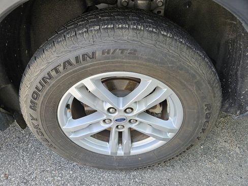 Used 2020 Ford Explorer XLT AWD/4WD image 7