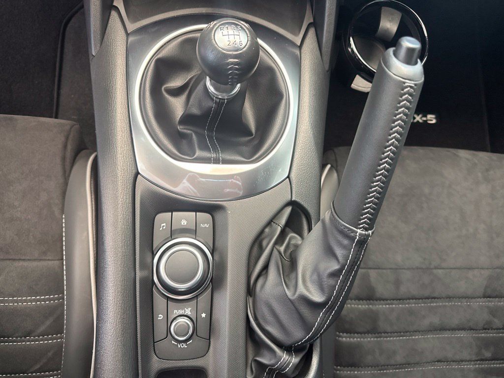Certified 2023 MAZDA MX-5 Miata Club w/ Weather Package RWD image 9