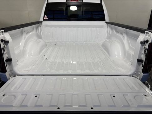 Used 2023 RAM 1500 Laramie AWD/4WD image 12