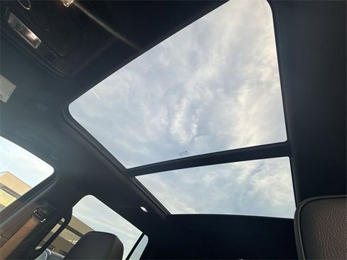 Used 2022 GMC Yukon XL Denali image 21