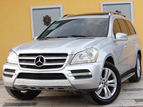 Used 2012 Mercedes-Benz GL 320 BlueTEC 4MATIC w/ Premium 1 Pkg image 3