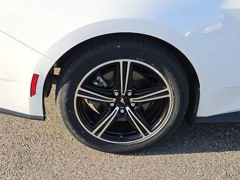 Used 2024 Ford Mustang Convertible image 5