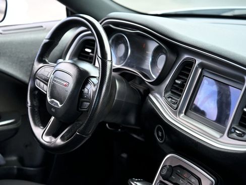 Used 2022 Dodge Challenger GT image 13