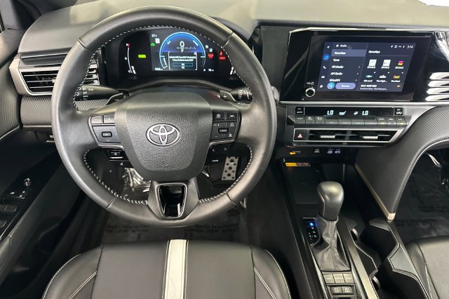 Certified 2025 Toyota Camry SE FWD image 18