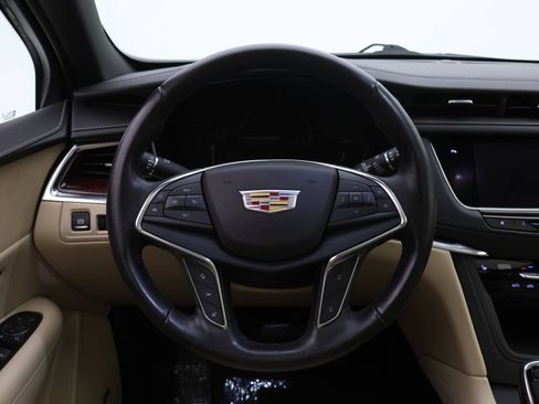 Used 2019 Cadillac XT5 Luxury image 16