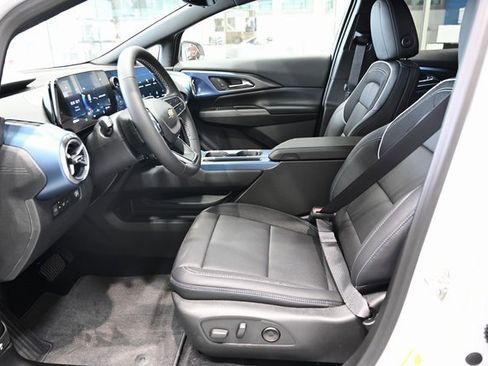 New 2026 Chevrolet Equinox EV LT w/ Convenience Package II image 9