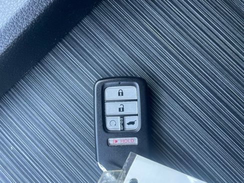 Used 2017 Honda Pilot Touring image 31