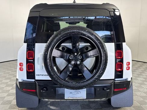 Certified 2025 Land Rover Defender 90 X-Dynamic SE AWD/4WD image 3