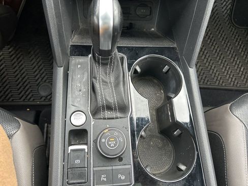 Used 2021 Volkswagen Atlas Cross Sport SEL Premium image 19