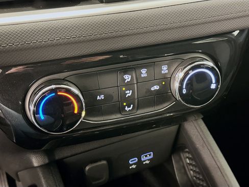 Used 2025 Chevrolet TrailBlazer LT w/ Driver Confidence Package image 24