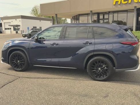 Used 2025 Toyota Highlander XSE AWD/4WD image 6