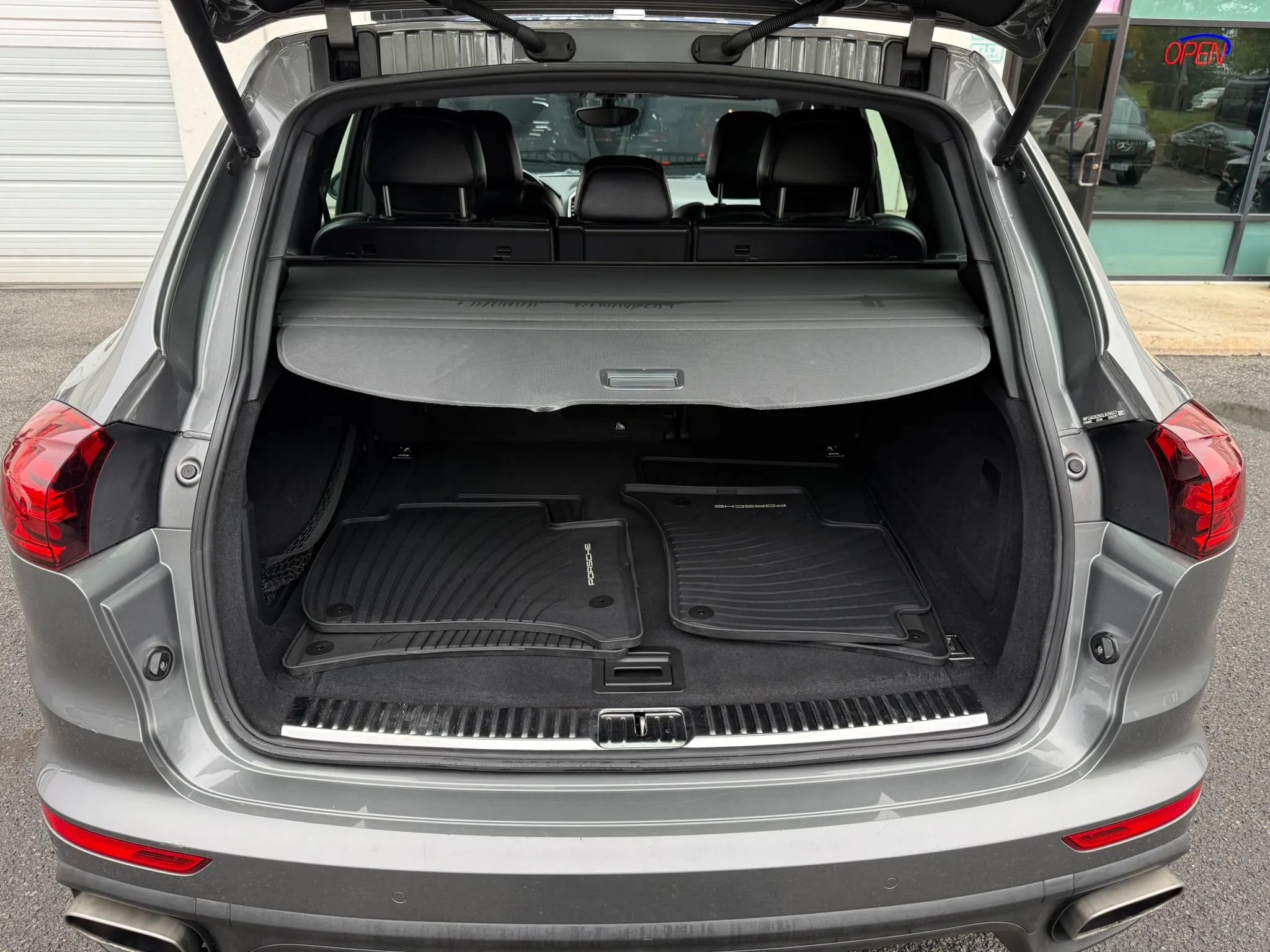 Used 2016 Porsche Cayenne AWD/4WD image 37