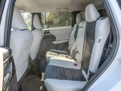 New 2026 Mitsubishi Outlander SE image 23