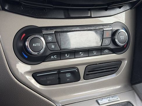 Used 2012 Ford Focus SEL image 19