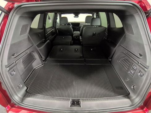 Certified 2025 Buick Enclave Avenir w/ Super Cruise Package AWD/4WD image 40