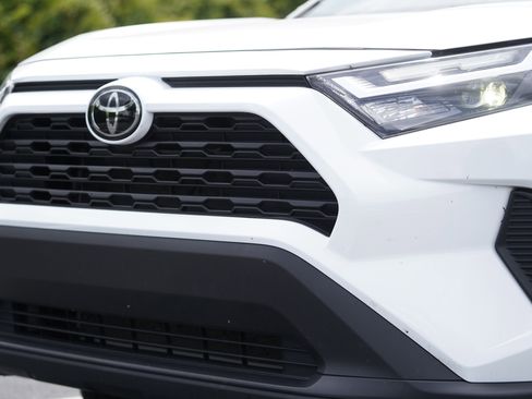 Used 2024 Toyota RAV4 XLE w/ Convenience Package FWD image 29