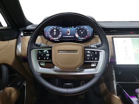 Used 2025 Land Rover Range Rover SE AWD/4WD image 24