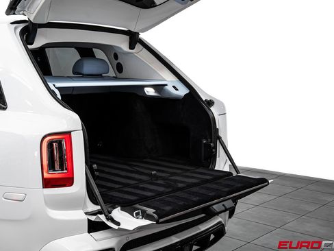 Used 2023 Rolls-Royce Cullinan AWD/4WD image 21