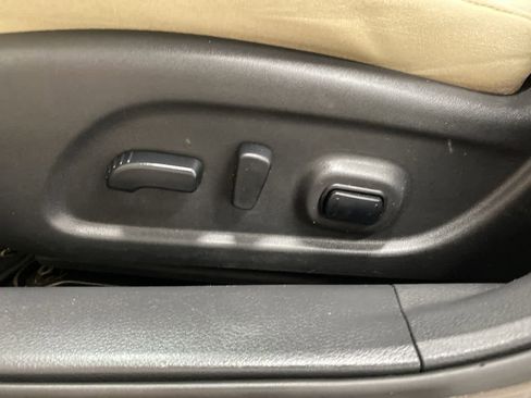 Used 2015 Nissan Altima 2.5 SV w/ Convenience Package image 16