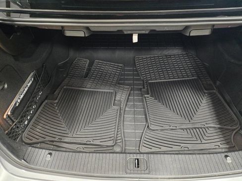 Used 2011 Mercedes-Benz E 550 Sedan image 25