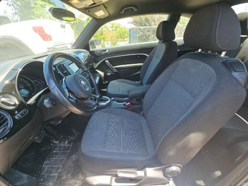 Used 2018 Volkswagen Beetle 2.0T S FWD image 4