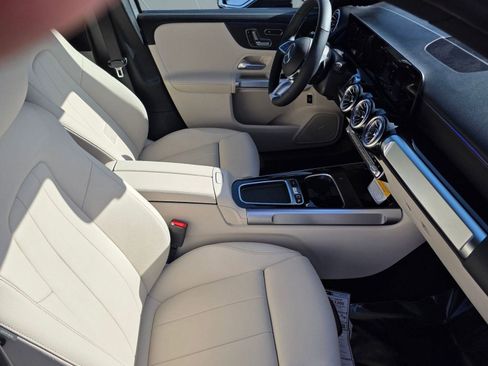 Used 2026 Mercedes-Benz GLB 250 4MATIC image 19