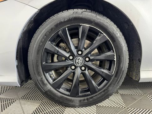 Used 2019 Toyota Camry LE FWD image 39