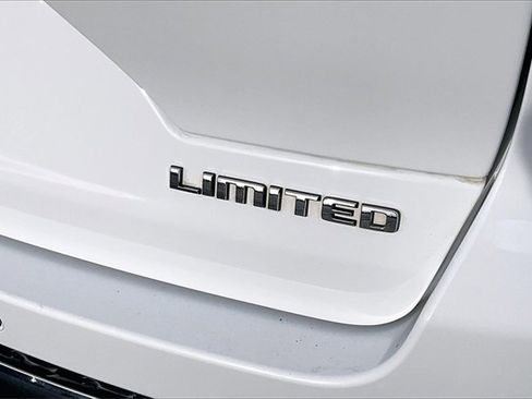 Used 2023 Jeep Grand Cherokee Limited image 33