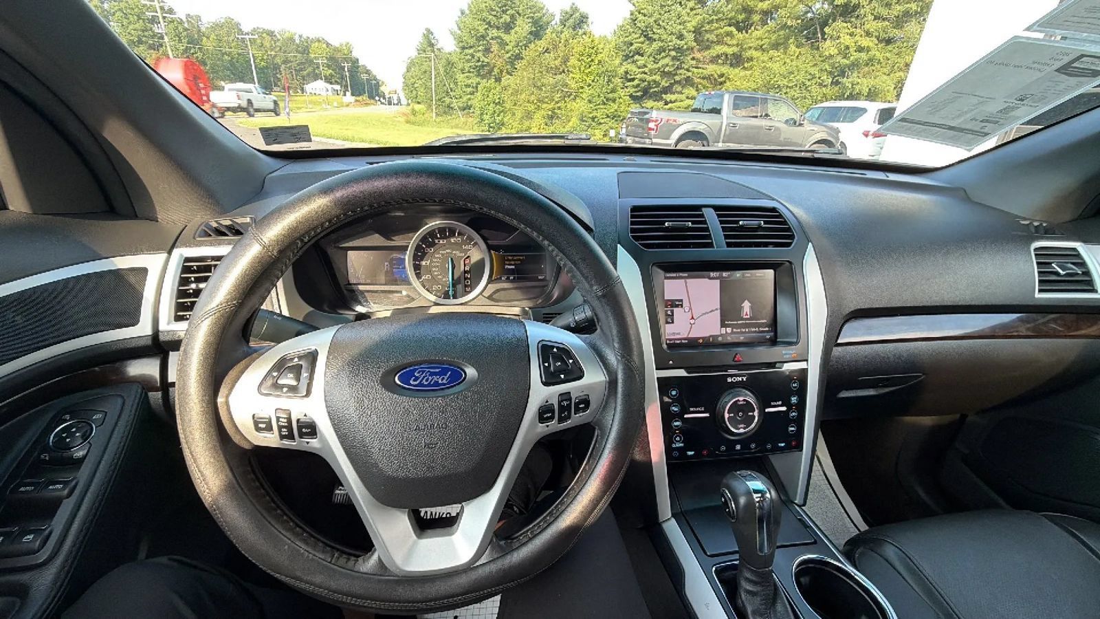 Used 2015 Ford Explorer Limited w/ Equipment Group 302A AWD/4WD image 25