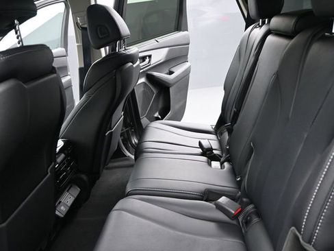 Used 2023 Acura MDX SH-AWD w/ Technology Package image 14