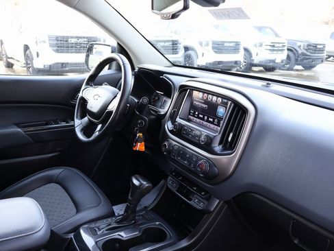 Used 2018 Chevrolet Colorado Z71 image 36