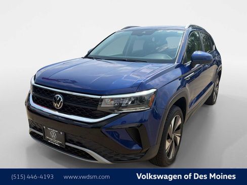Used 2024 Volkswagen Taos SE w/ Panoramic Sunroof Package AWD/4WD image 1