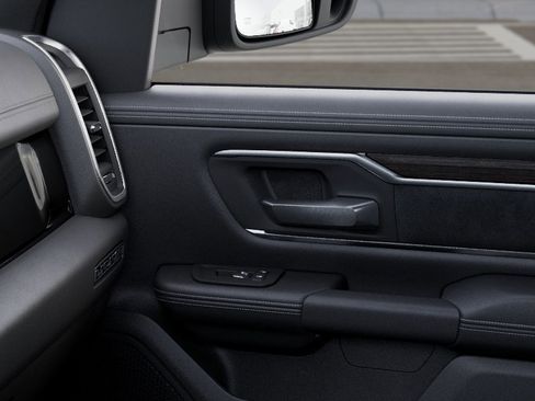 New 2026 RAM 1500 Laramie AWD/4WD image 40