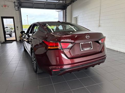 Used 2025 Nissan Altima 2.5 SV FWD image 6